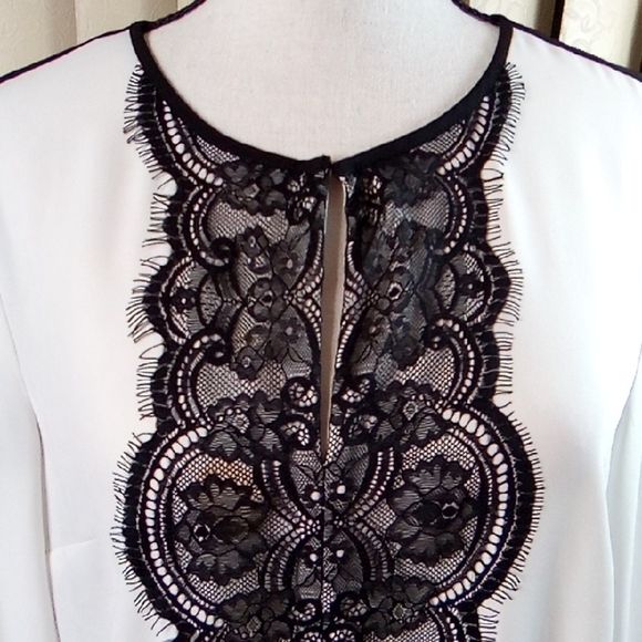 Elegant White and Black Lace Women's Top - Picture 4 of 5